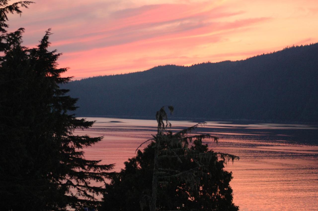 Bjorn Holm Villa Port Renfrew Exterior photo