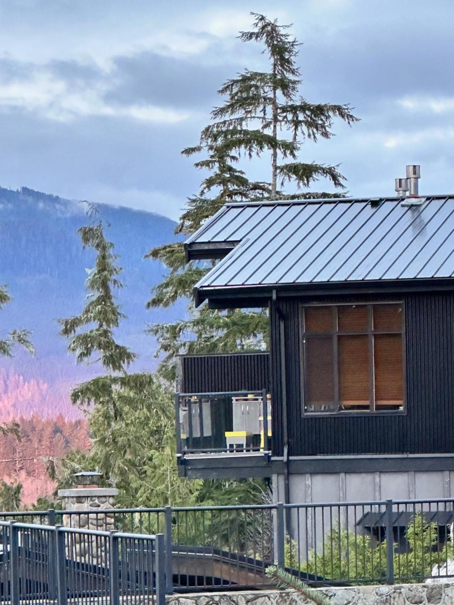 Bjorn Holm Villa Port Renfrew Exterior photo