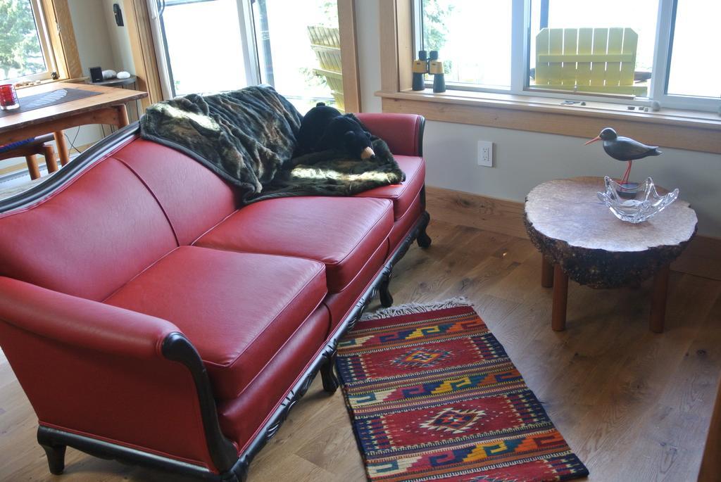 Bjorn Holm Villa Port Renfrew Exterior photo