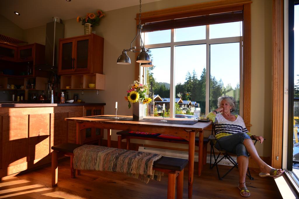 Bjorn Holm Villa Port Renfrew Exterior photo